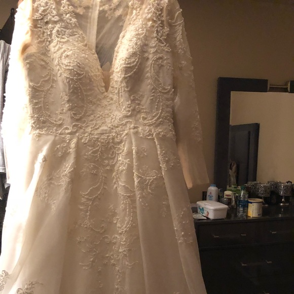 Wedding Dress - Picture 2 of 8